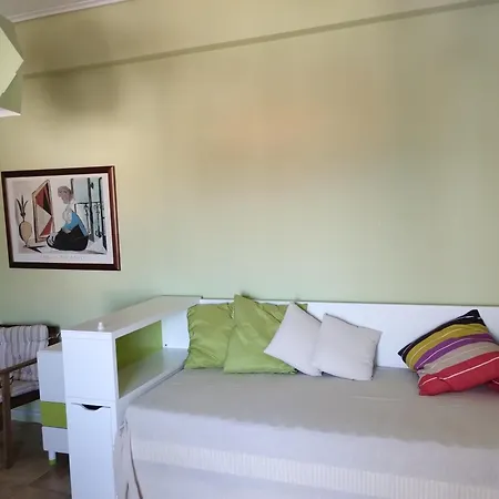 Vasia's Cosy Sea At Alykes *